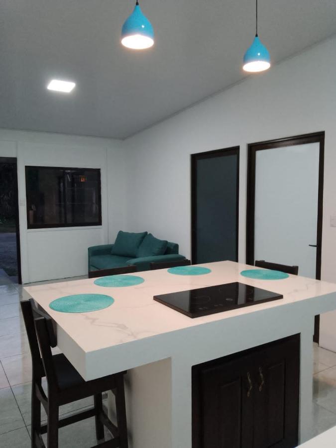 Cahuita Apartment By Angie Exterior foto