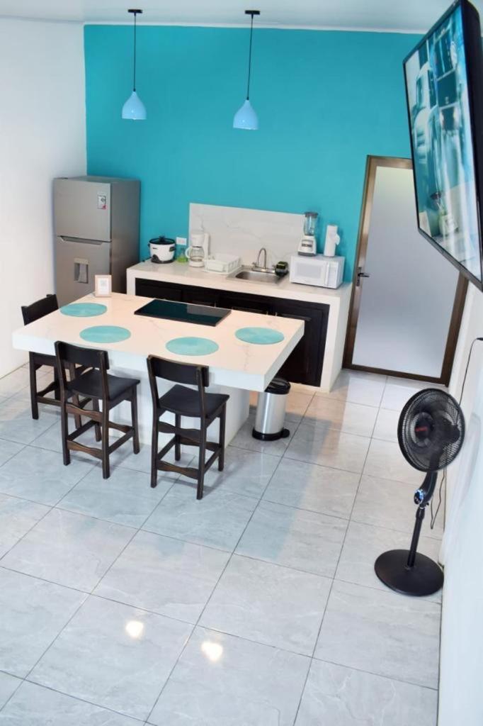 Cahuita Apartment By Angie Exterior foto