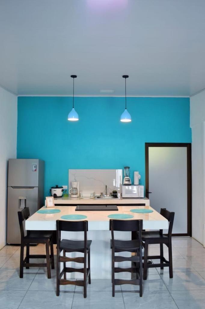 Cahuita Apartment By Angie Exterior foto